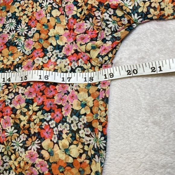 DRESS FORUM S Oversized Flower Bed Ruffled Tie-Front Blouse and Sleeve Tie - Picture 6 of 11